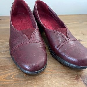 Ladies shoes by Easy Street